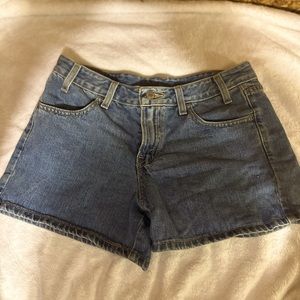 ‼️LOW WAISTED LEVI SHORTS‼️